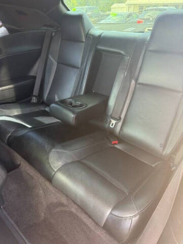 2018 Dodge Challenger SXT Plus