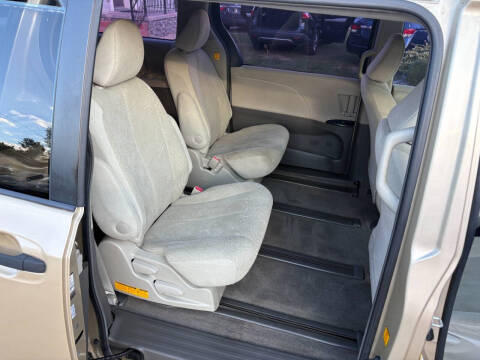 2011 Toyota Sienna Base 7-Passenger