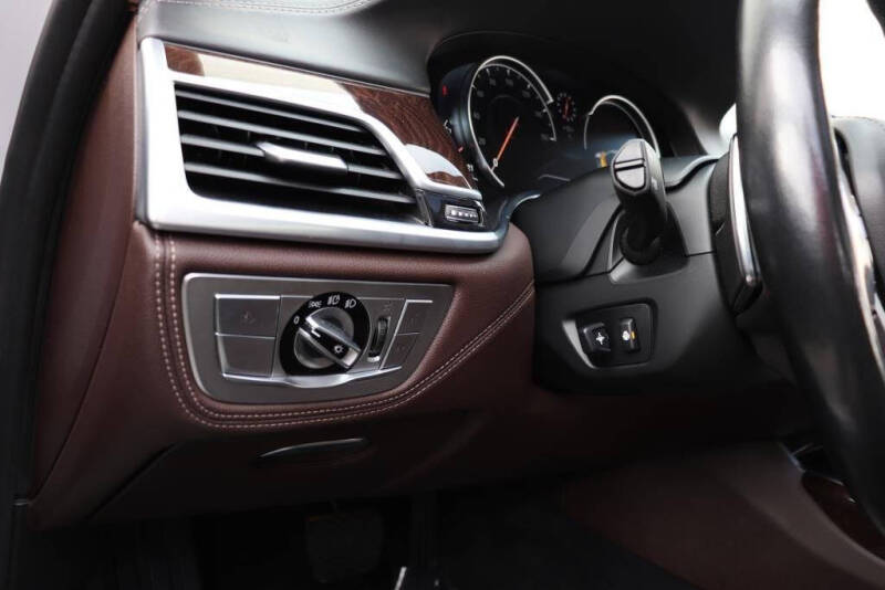 2016 BMW 7 Series 740i