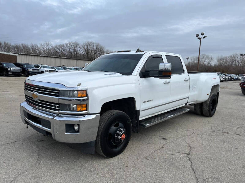 Chevrolet Silverado 3500HD's photo