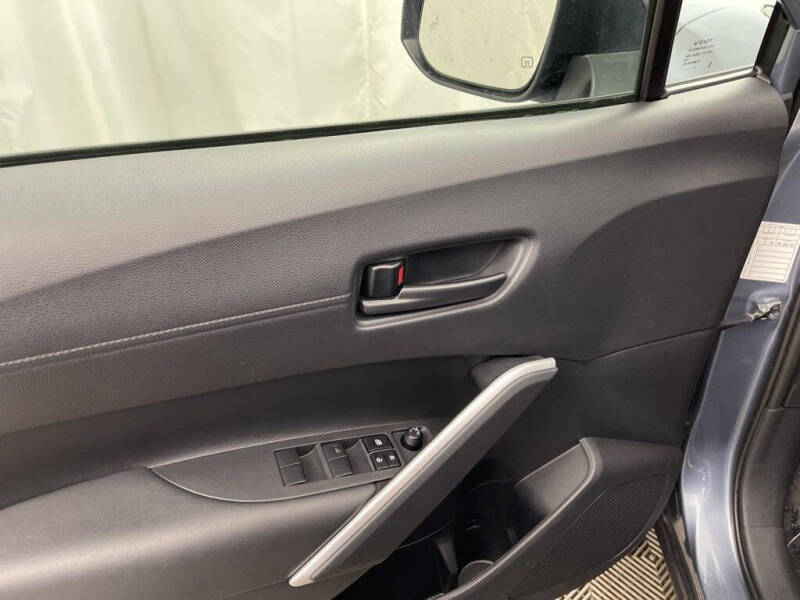 2025 Toyota Corolla Cross LE