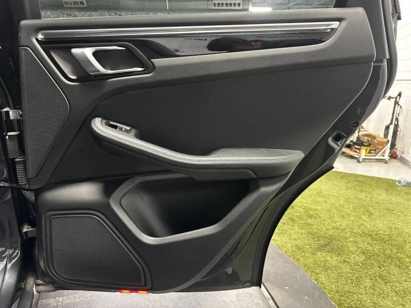 2023 Porsche Macan