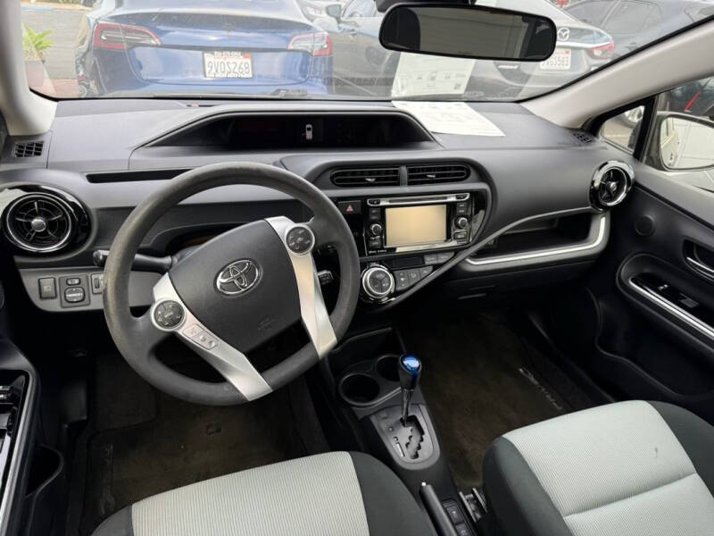2016 Toyota Prius c Three