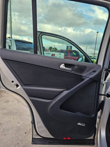 2011 Volkswagen Tiguan SEL 4Motion