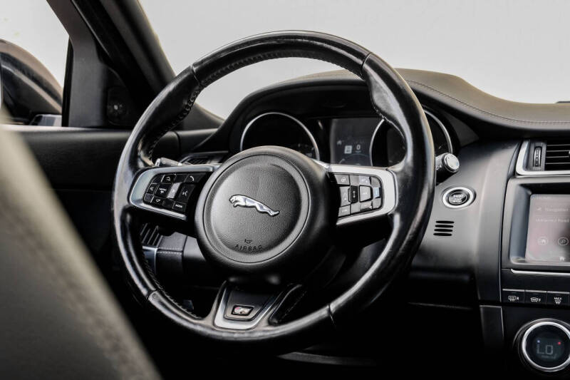 2018 Jaguar E-PACE P300 R-Dynamic S