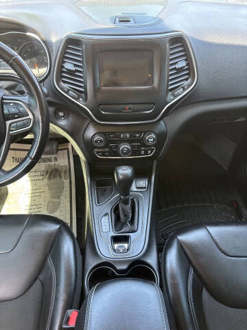 2019 Jeep Cherokee Latitude Plus