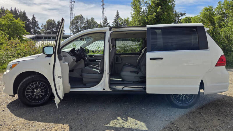 2012 Volkswagen Routan S