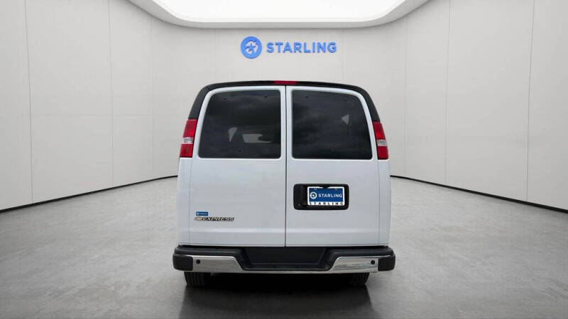 2025 Chevrolet Express LT 3500