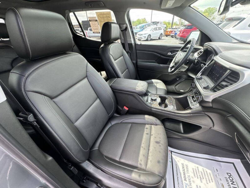 2023 GMC Acadia SLT