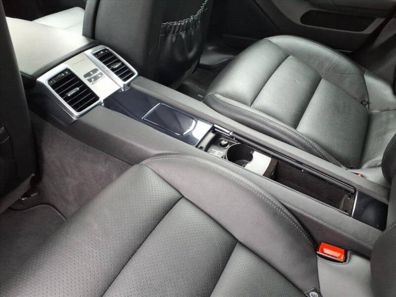 2015 Porsche Panamera 4