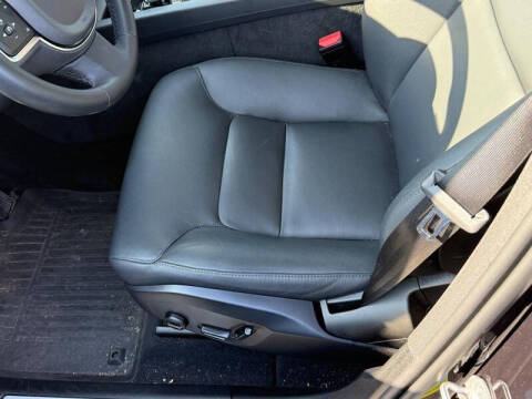 2025 Volvo XC60 T8 Core Dark Theme