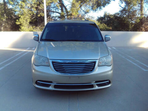 2012 Chrysler Town and Country Touring-L