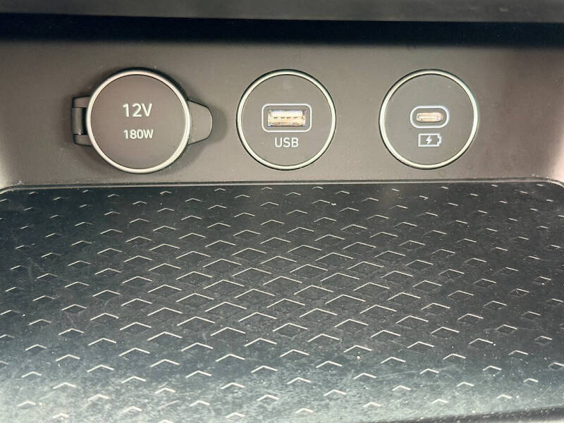 2025 Genesis G70
