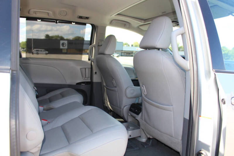 2020 Toyota Sienna XLE 8-Passenger