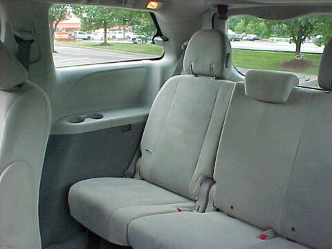 2011 Toyota Sienna Base 7-Passenger