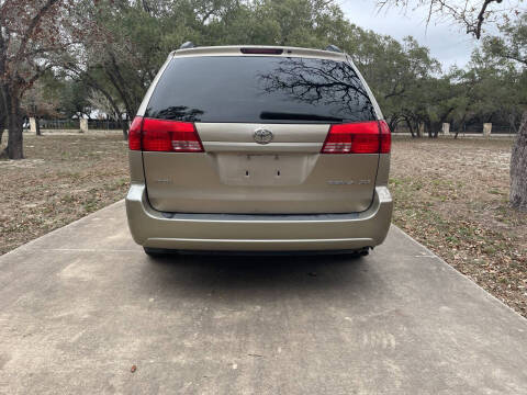 2004 Toyota Sienna XLE 7 Passenger