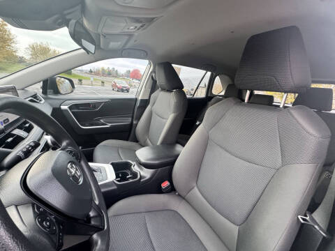 2024 Toyota RAV4 Hybrid LE