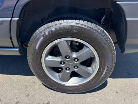 2004 Jeep Grand Cherokee Laredo