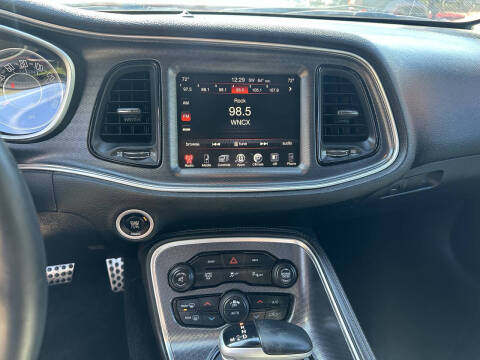 2015 Dodge Challenger SXT Plus