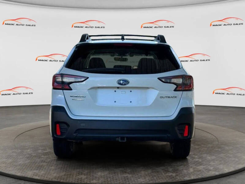 2022 Subaru Outback Premium