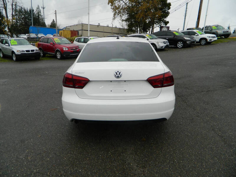 2012 Volkswagen Passat S PZEV