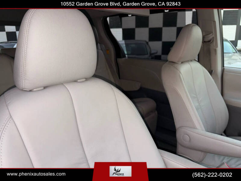 2011 Toyota Sienna Limited 7-Passenger