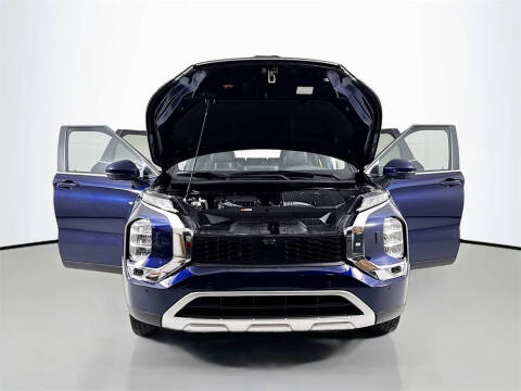 2023 Mitsubishi Outlander PHEV SE