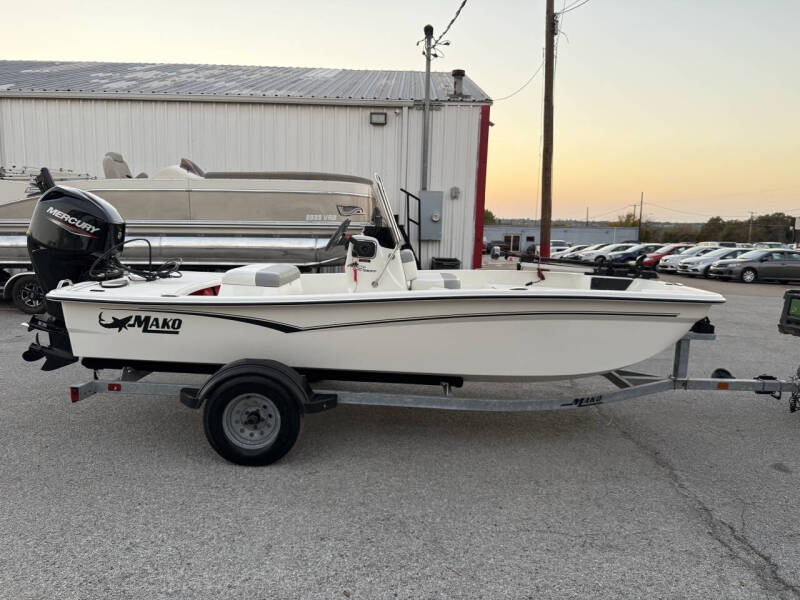 2023 Mako Pro Skiff 15 CC