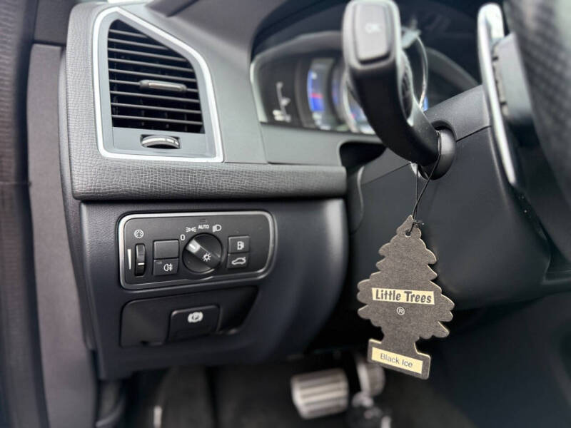 2016 Volvo XC60 T6 Drive-E R-Design Platinum