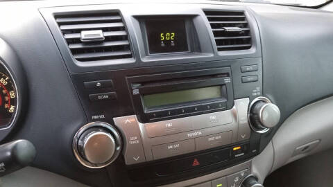 2011 Toyota Highlander SE