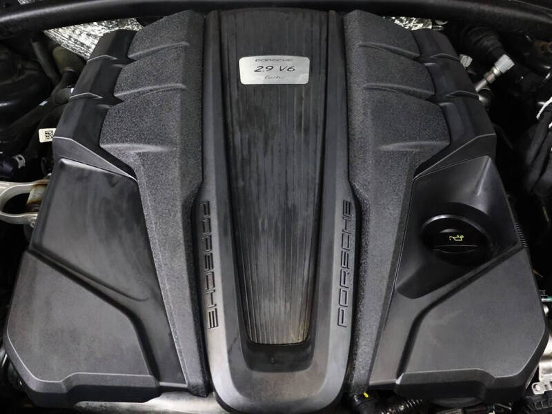 2020 Porsche Macan Turbo