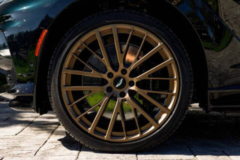 2025 Aston Martin DBX 707