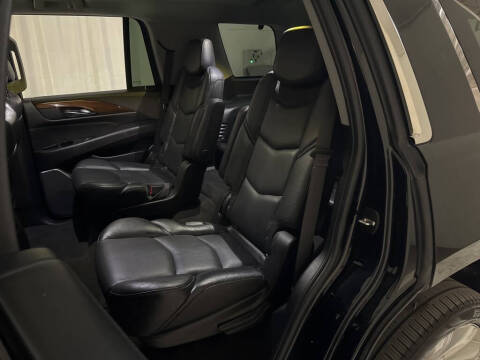 2019 Cadillac Escalade Standard