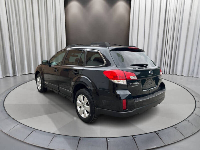 2012 Subaru Outback Premium photo 5