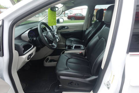 2023 Chrysler Pacifica Touring L