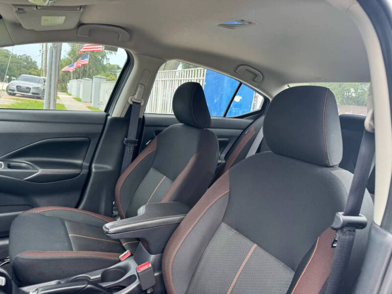 2022 Nissan Versa SR