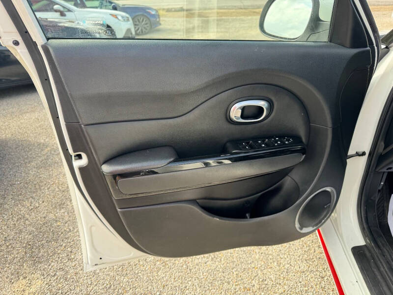 2014 Kia Soul + photo 11