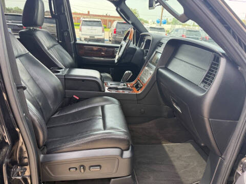 2016 Lincoln Navigator Select