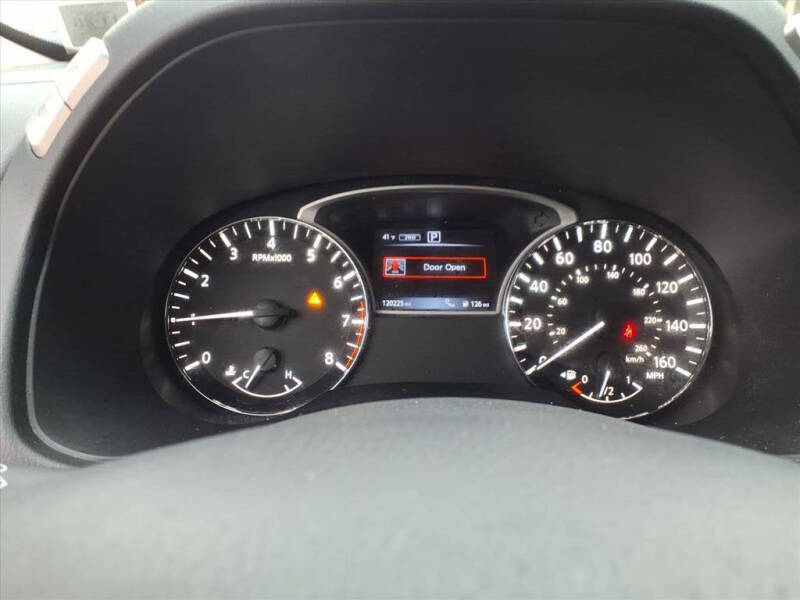 2016 Nissan Pathfinder SL