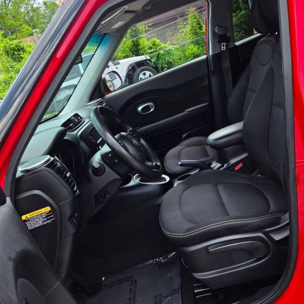 2016 Kia Soul +
