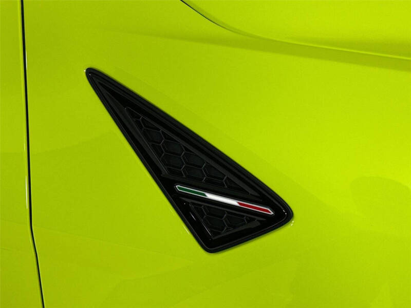 2024 Lamborghini Urus S