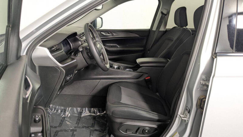 2024 Jeep Grand Cherokee Laredo