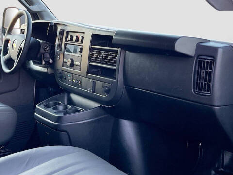 2025 Chevrolet Express 2500