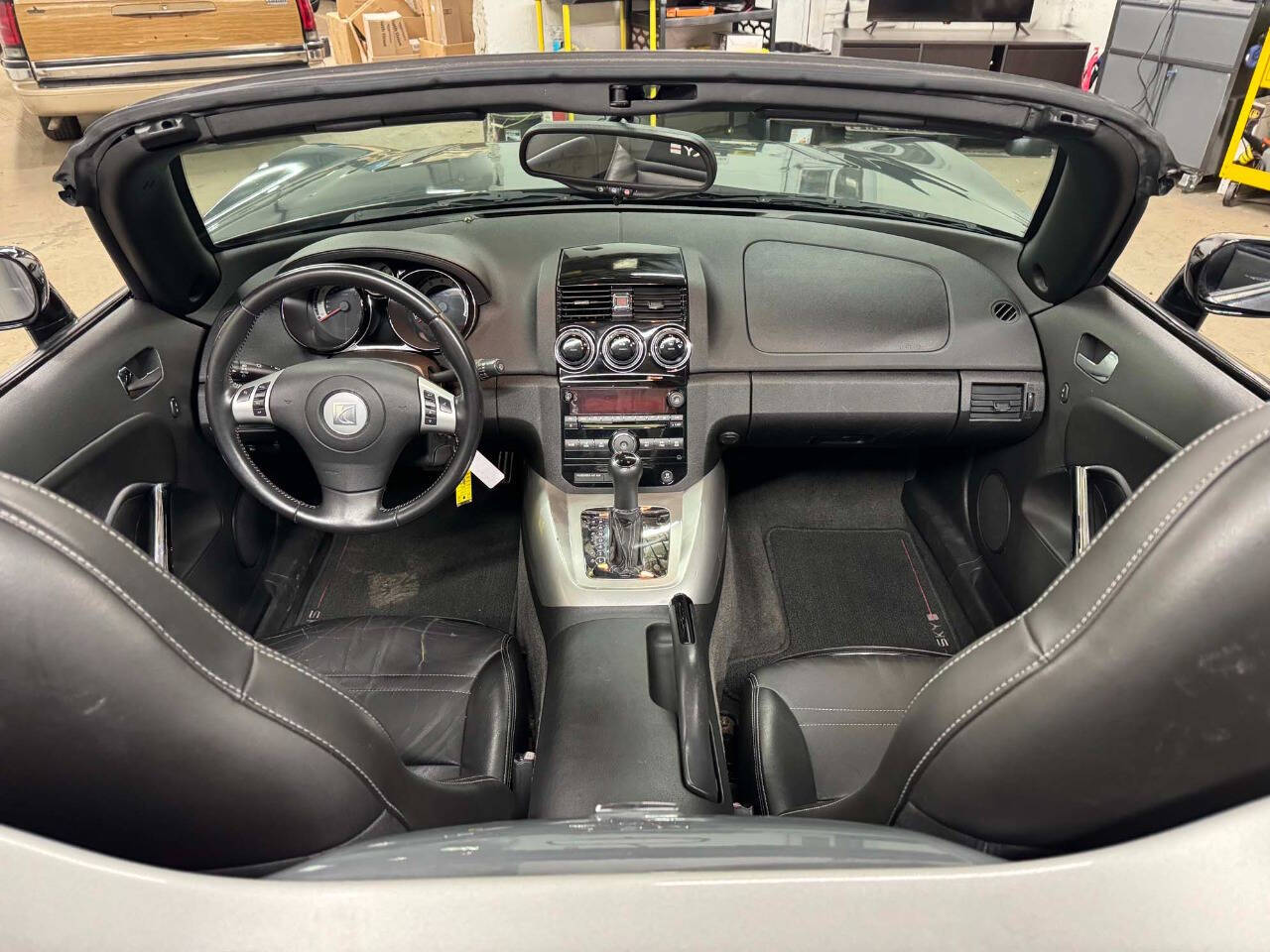 2008 Saturn SKY 29