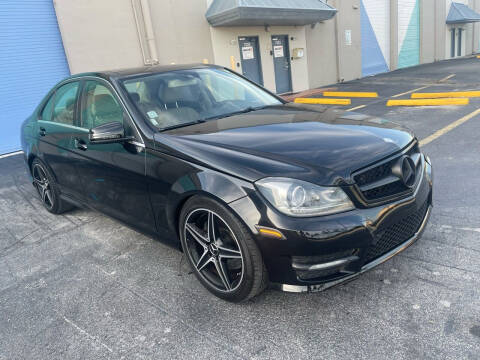 2013 Mercedes-Benz C-Class for sale at MIAMI AUTOWISE, LLC. in Miami FL