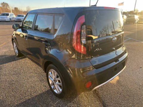 2017 Kia Soul +