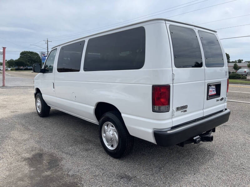 2013 Ford E-Series E-350 SD XL