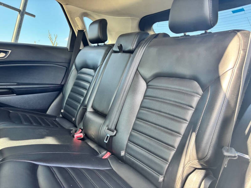 2022 Ford Edge SEL