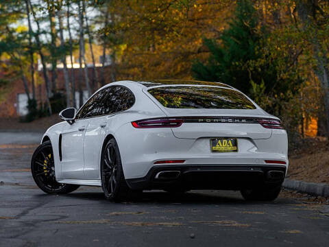 2017 Porsche Panamera 4