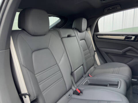 2023 Porsche Cayenne E-Hybrid Coupe